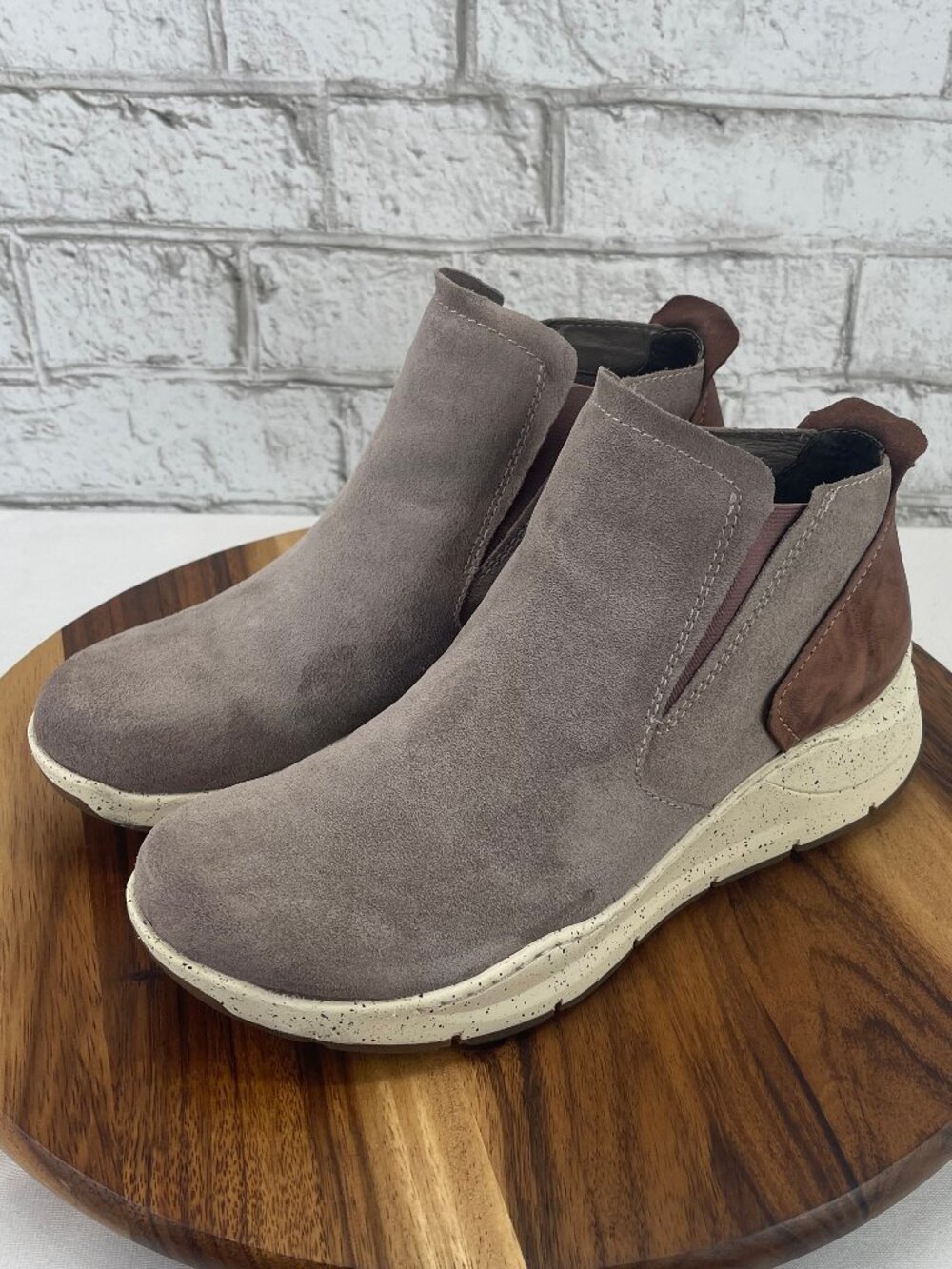 Bionica Womens 10 All Weather Oana Suede Slip Resistant Wedge Pull On Ankle Boot
